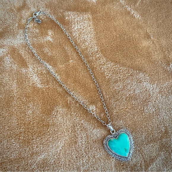 Barse all sterling and turquoise, with blue lighter blue, and splashes of green. - Picture 3 of 9